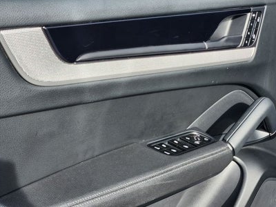 2024 Porsche Cayenne Base