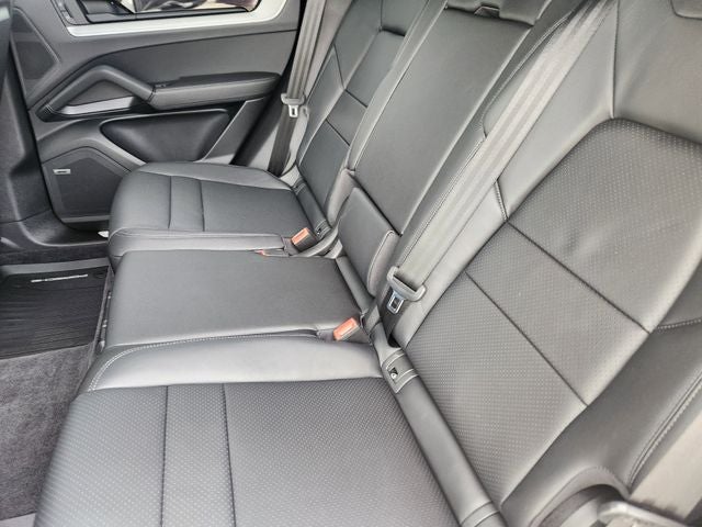 2024 Porsche Cayenne Base