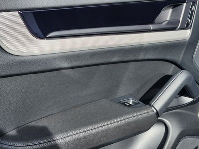 2024 Porsche Cayenne Base