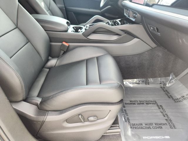 2024 Porsche Cayenne Base