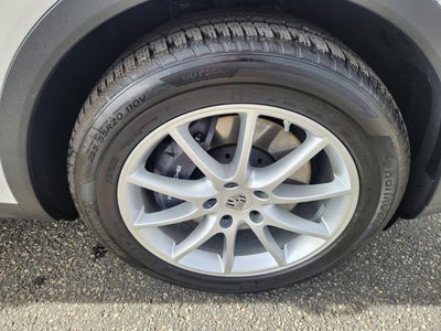 2024 Porsche Cayenne Base