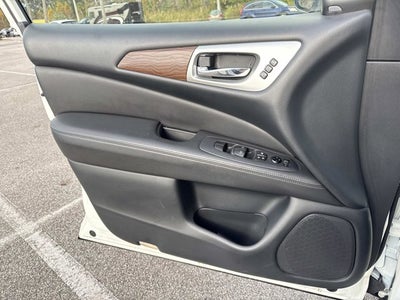 2020 Nissan Pathfinder Platinum