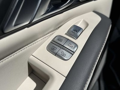 2023 BMW X7 M60i