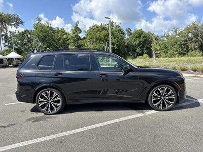 2023 BMW X7 M60i