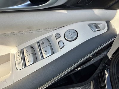 2023 BMW X7 M60i