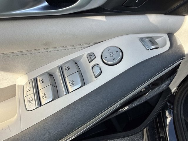 2023 BMW X7 M60i