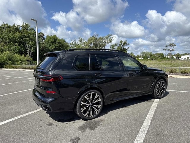 2023 BMW X7 M60i