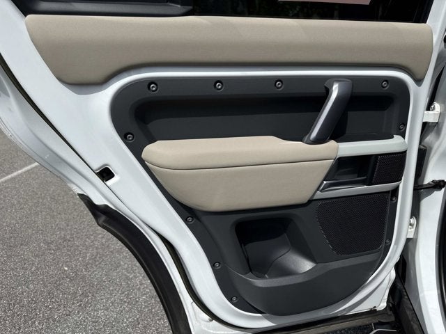 2023 Land Rover Defender X-Dynamic SE