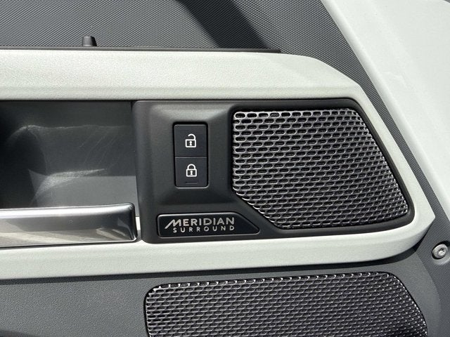 2023 Land Rover Defender X-Dynamic SE