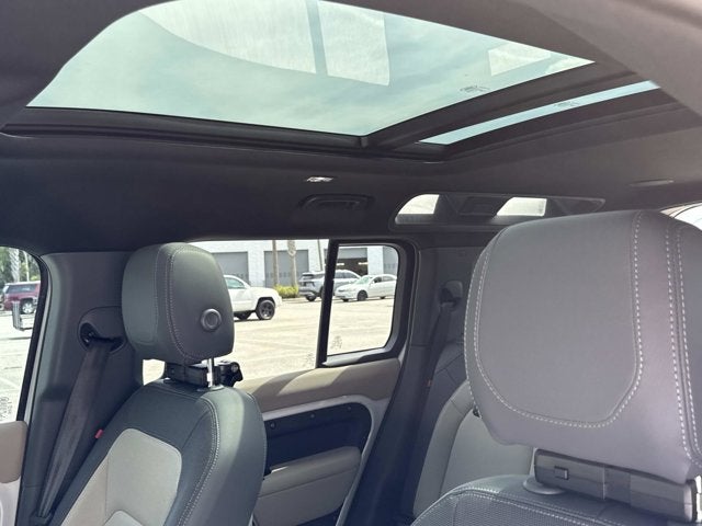 2023 Land Rover Defender X-Dynamic SE