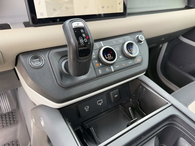 2023 Land Rover Defender X-Dynamic SE