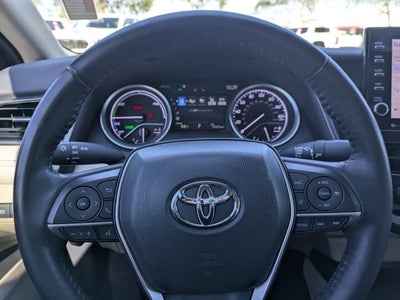 2022 Toyota Camry Hybrid XLE