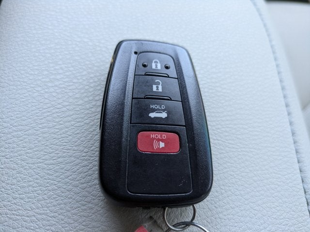 2022 Toyota Camry Hybrid XLE