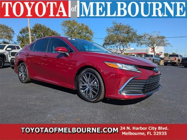 2022 Toyota Camry Hybrid XLE