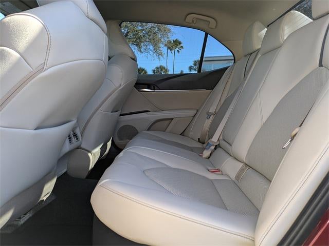 2022 Toyota Camry Hybrid XLE