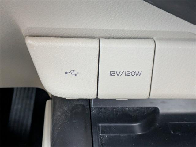 2022 Toyota Camry Hybrid XLE