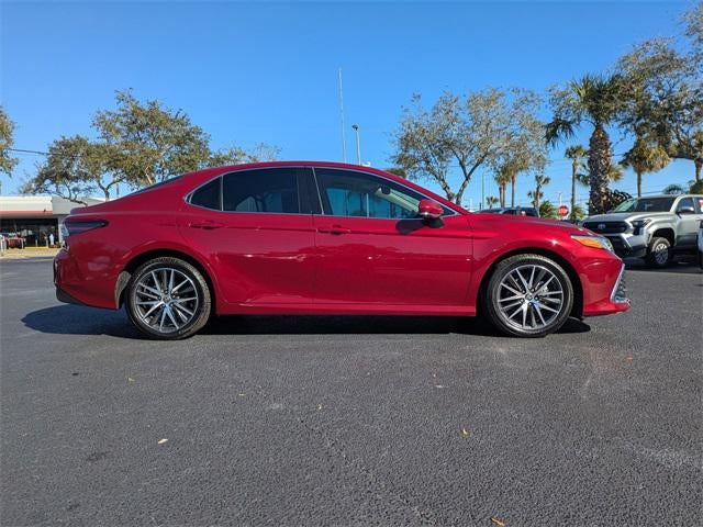 2022 Toyota Camry Hybrid XLE