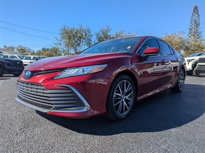 2022 Toyota Camry Hybrid XLE