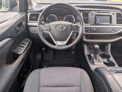 2019 Toyota Highlander LE