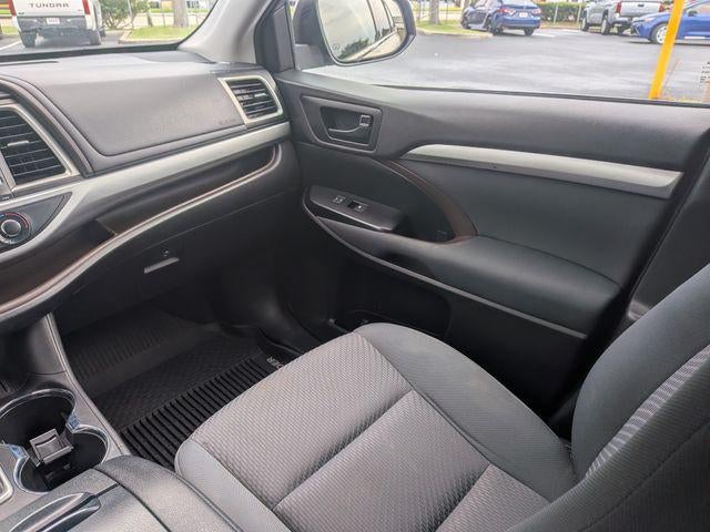 2019 Toyota Highlander LE