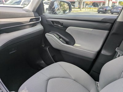 2023 Toyota Highlander LE
