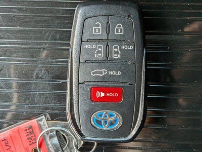 2025 Toyota Sienna XSE 7 Passenger