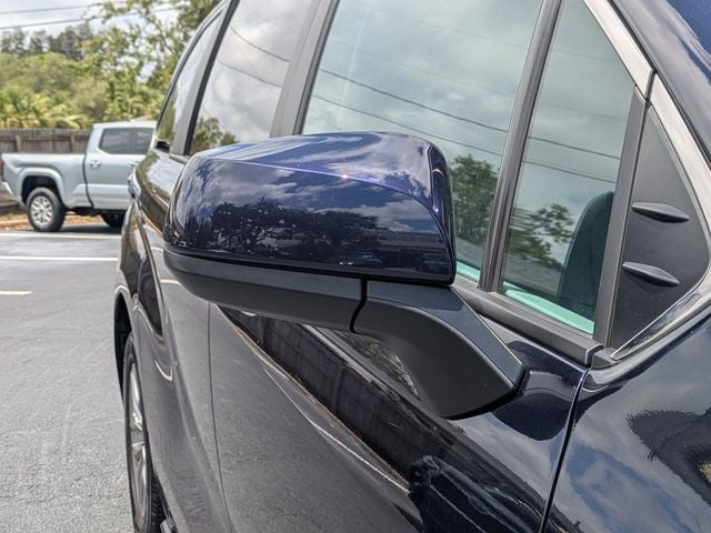 2025 Toyota Sienna XLE 8 Passenger
