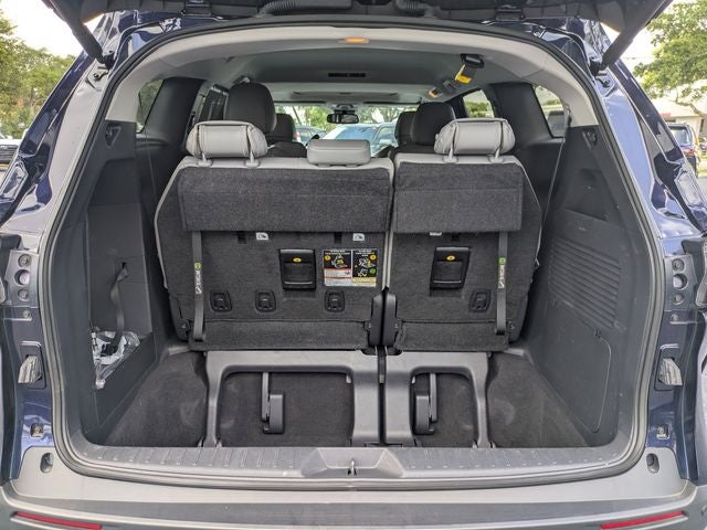 2025 Toyota Sienna XLE 8 Passenger