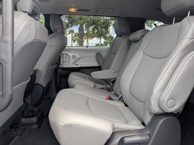2025 Toyota Sienna XLE 8 Passenger