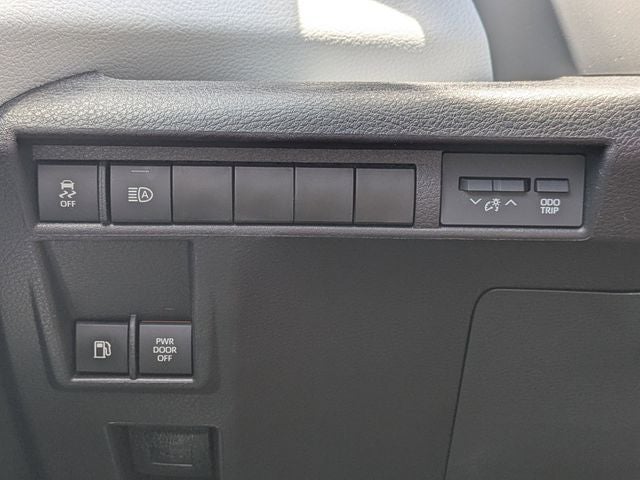 2025 Toyota Sienna XLE 8 Passenger