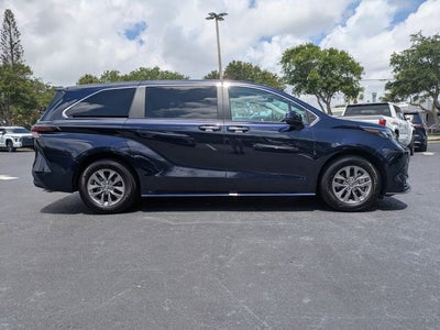 2025 Toyota Sienna XLE 8 Passenger