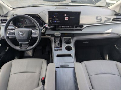 2025 Toyota Sienna XLE 8 Passenger