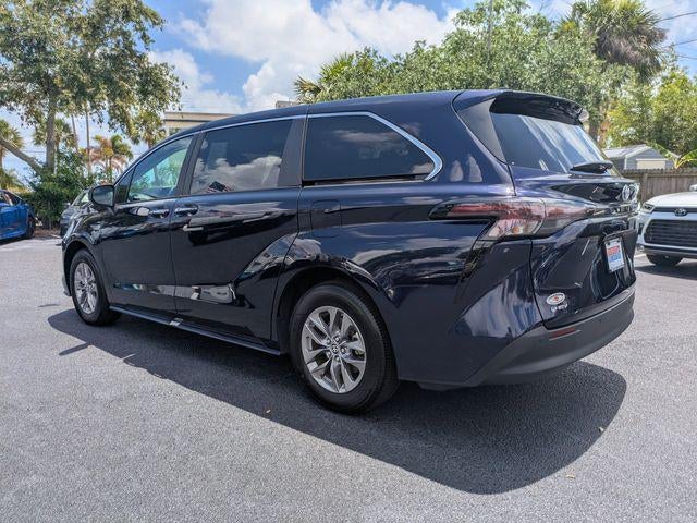 2025 Toyota Sienna XLE 8 Passenger