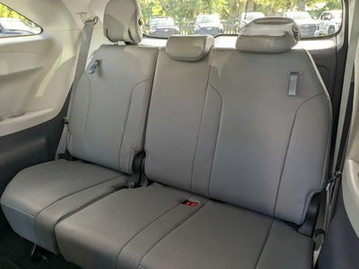 2022 Toyota Sienna XLE 8 Passenger