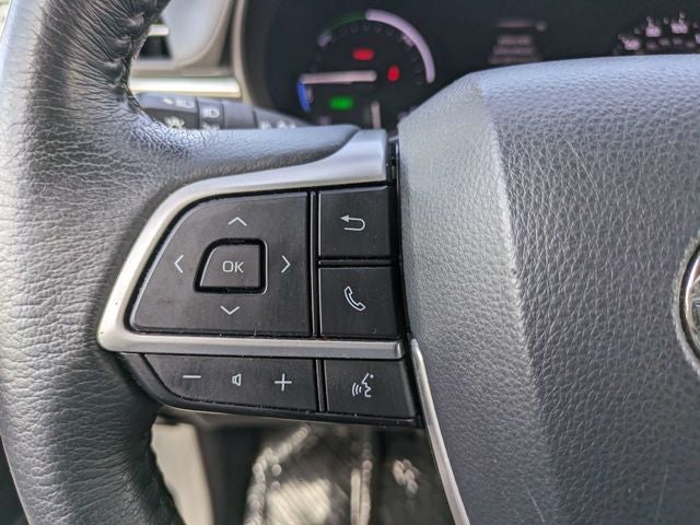 2022 Toyota Sienna XLE 8 Passenger