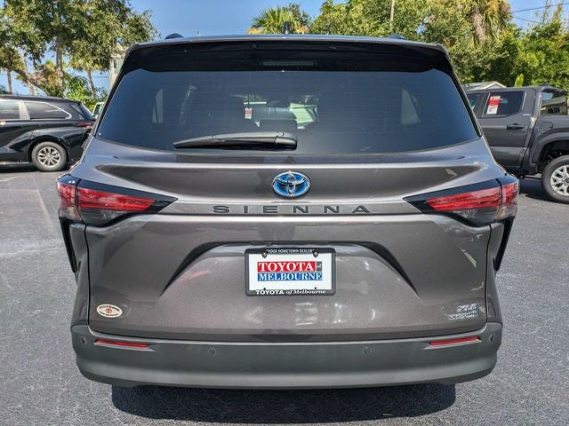 2022 Toyota Sienna XLE 8 Passenger