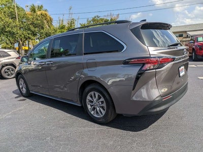 2022 Toyota Sienna XLE 8 Passenger
