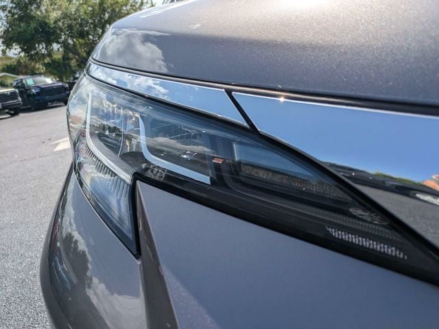 2022 Toyota Sienna XLE 8 Passenger