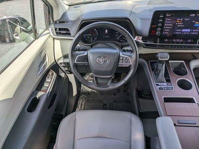 2022 Toyota Sienna XLE 8 Passenger