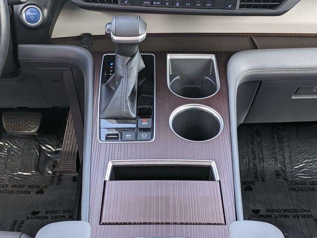 2022 Toyota Sienna XLE 8 Passenger