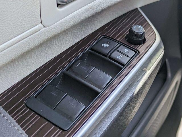 2022 Toyota Sienna XLE 8 Passenger