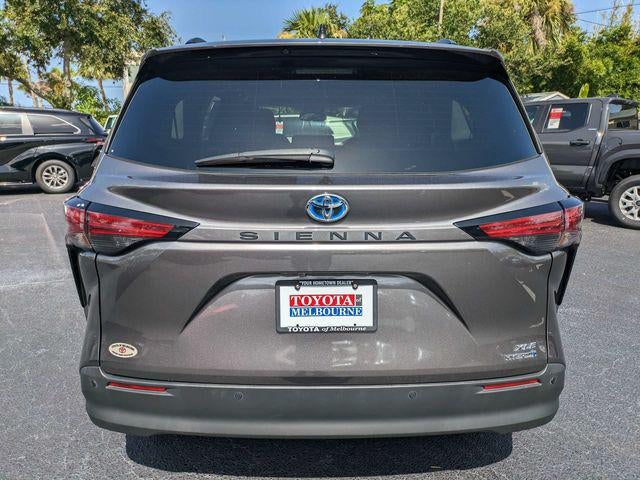 2022 Toyota Sienna XLE 8 Passenger