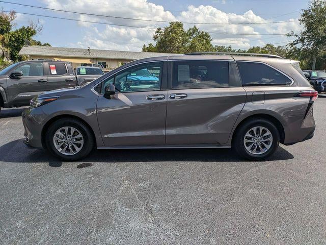 2022 Toyota Sienna XLE 8 Passenger