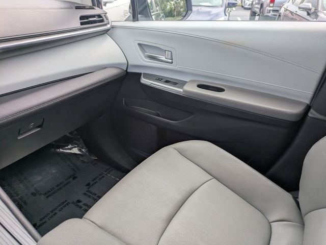 2025 Toyota Sienna XLE 8 Passenger