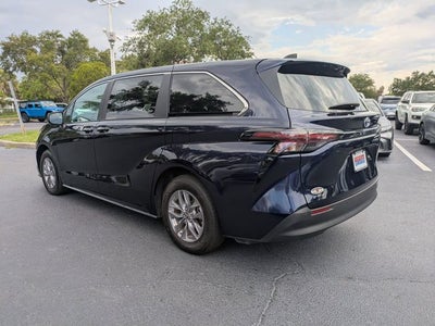 2025 Toyota Sienna XLE 8 Passenger