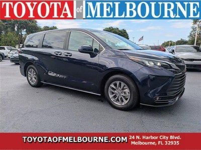 2025 Toyota Sienna XLE 8 Passenger