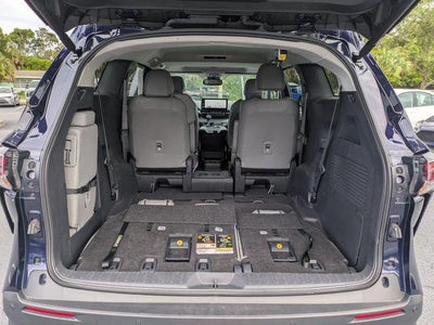 2025 Toyota Sienna XLE 8 Passenger