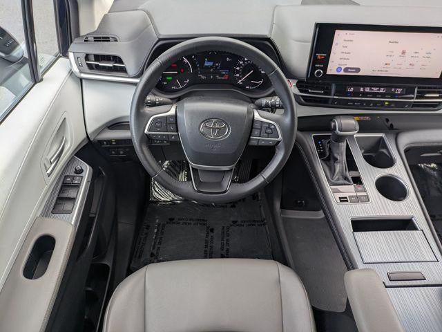 2025 Toyota Sienna XLE 8 Passenger