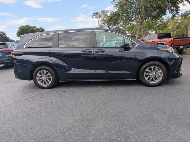 2025 Toyota Sienna XLE 8 Passenger
