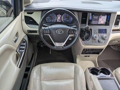 2017 Toyota Sienna XLE Premium 8 Passenger